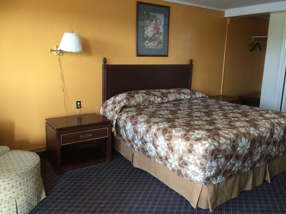 Standard Room, 1 Queen Bed, Non Smoking photo 1