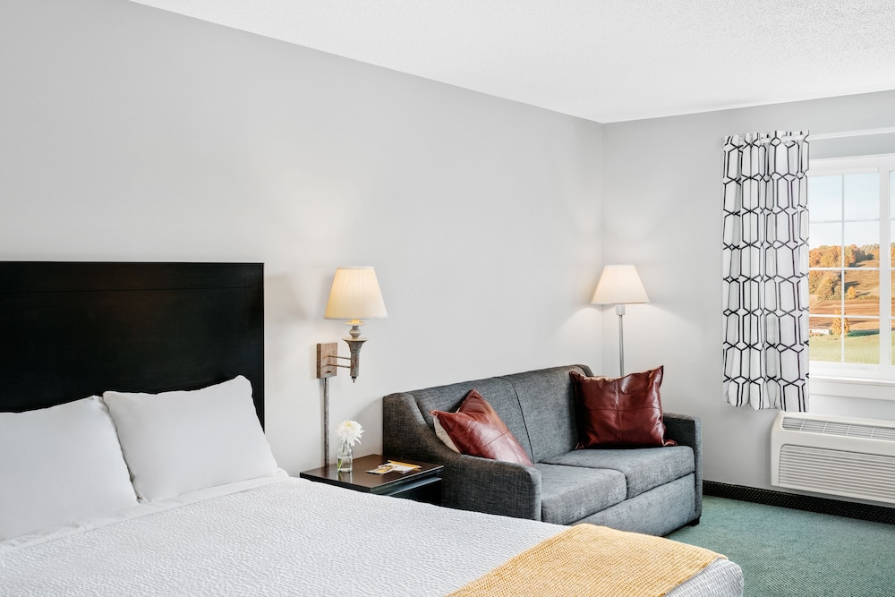 Deluxe Room, Multiple Beds photo 1