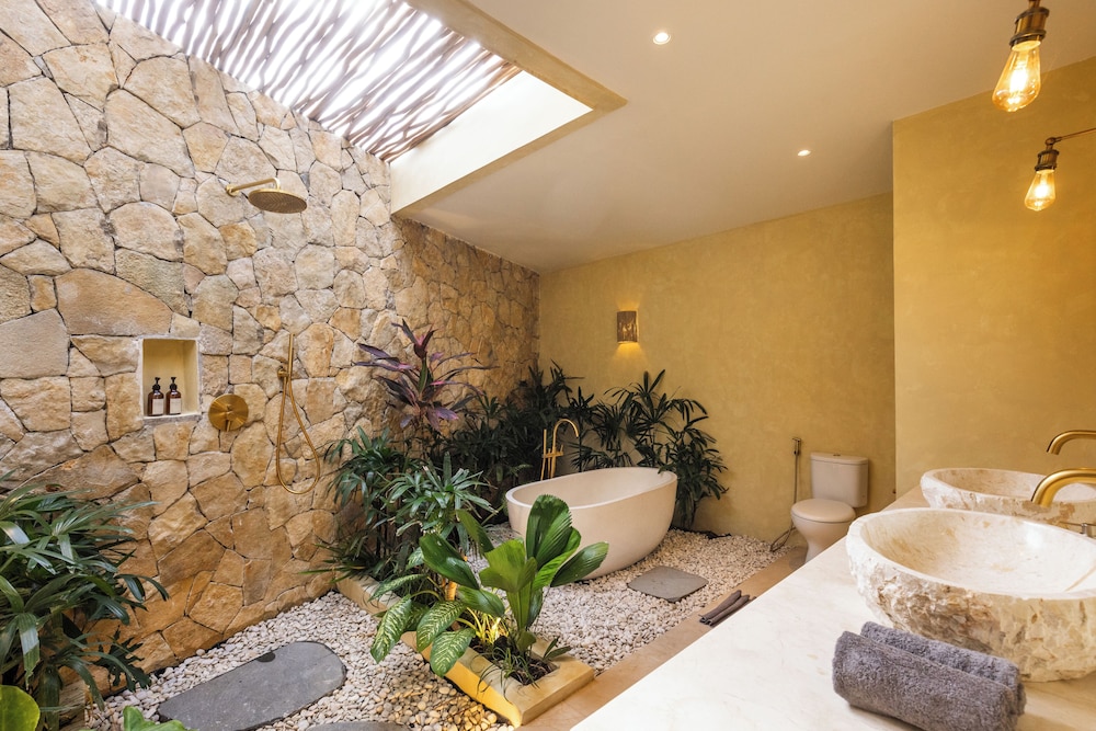 Exclusive Bungalow, Pool View photo 3