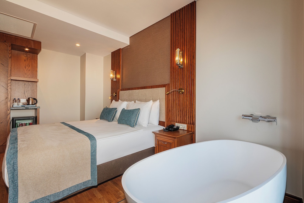 Deluxe Suite, Sea View photo 3