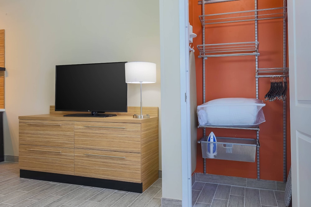 Suite, 1 Bedroom photo 2