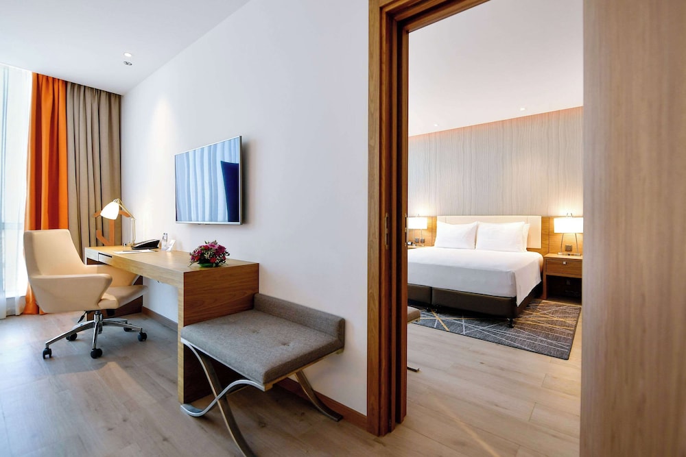 Executive Suite, 1 King Bed with Sofa bed (Efficiency) - Photo 4