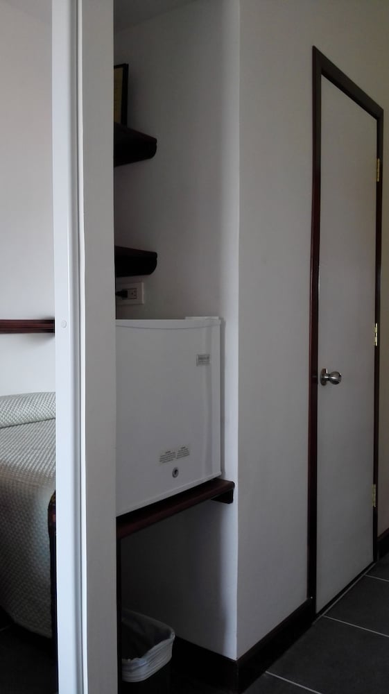 Standard Double Room, 2 Double Beds - Photo 3