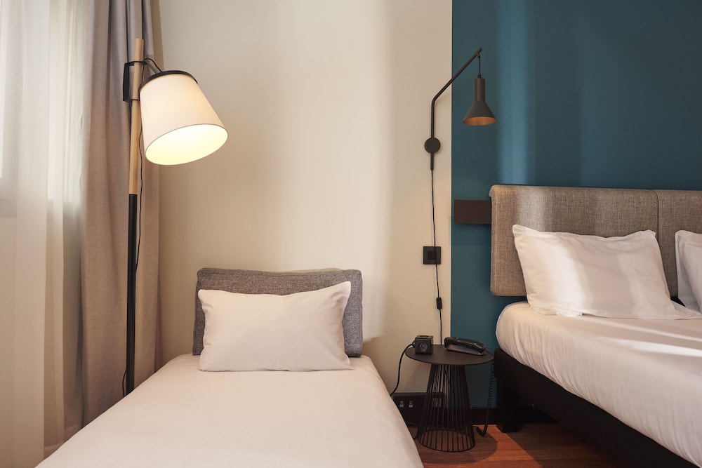 Room, Multiple Beds