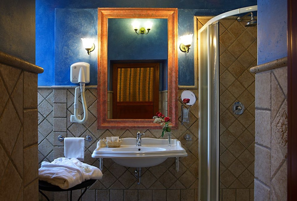 Superior Double or Twin Room - Photo 2