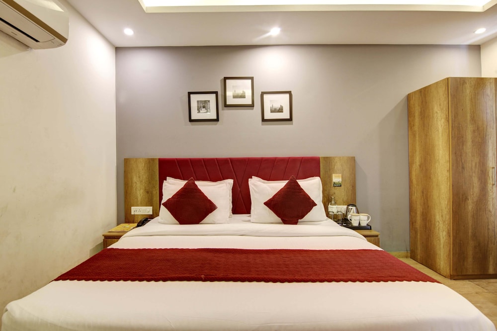 Deluxe Room - Photo 5