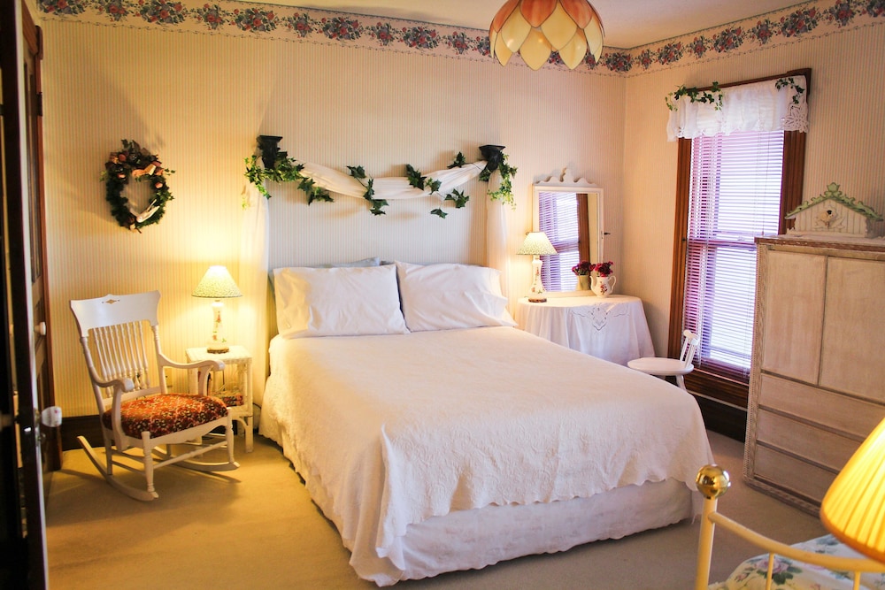 Miss Alicia's Room photo 1