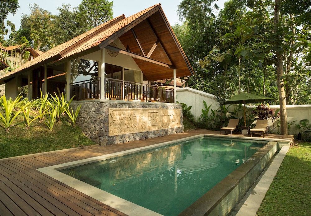 Grand Spa Pool Villa thumbnail 5