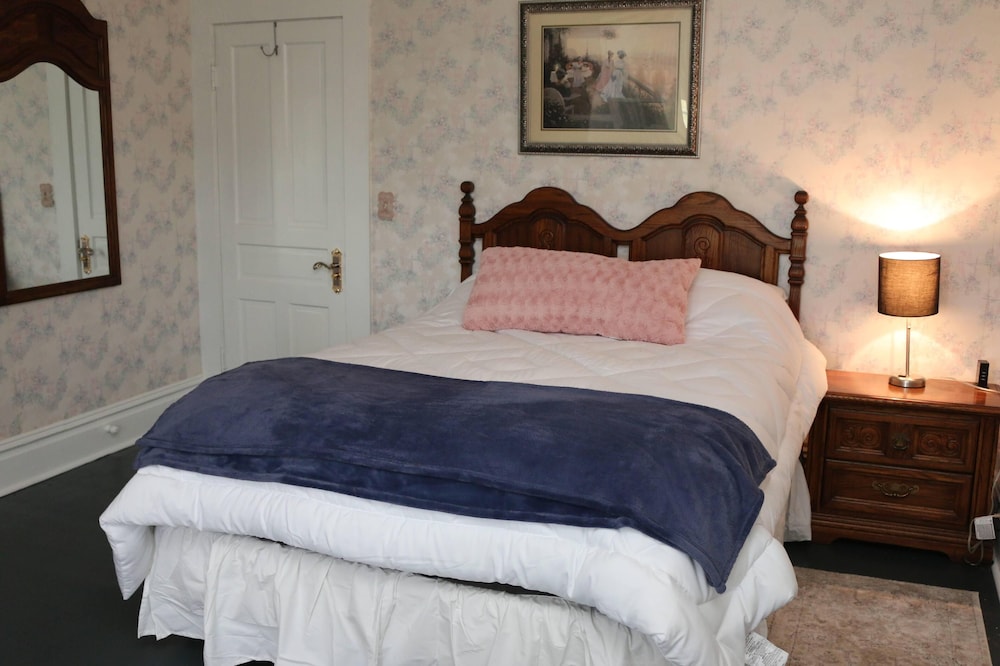 Traditional Room, 1 Queen Bed