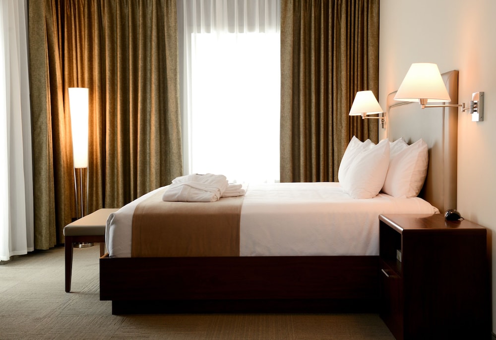 Room, 1 King Bed, Ocean View photo 1