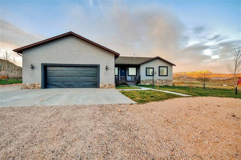 Family House, Multiple Bedrooms, Mountain View