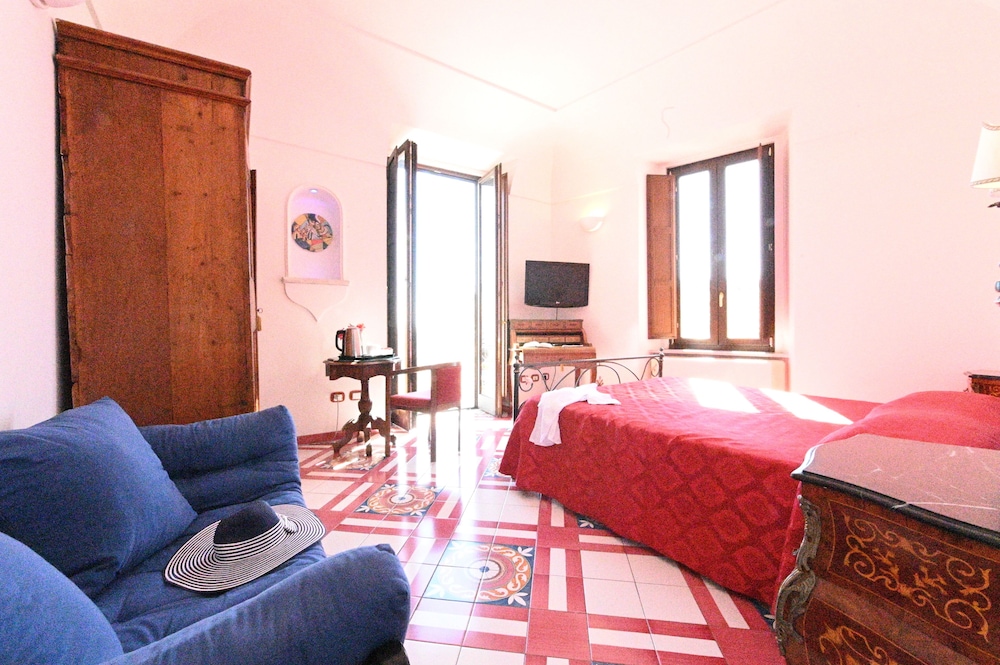 Junior Suite, Hot Tub, Sea View - Photo 2