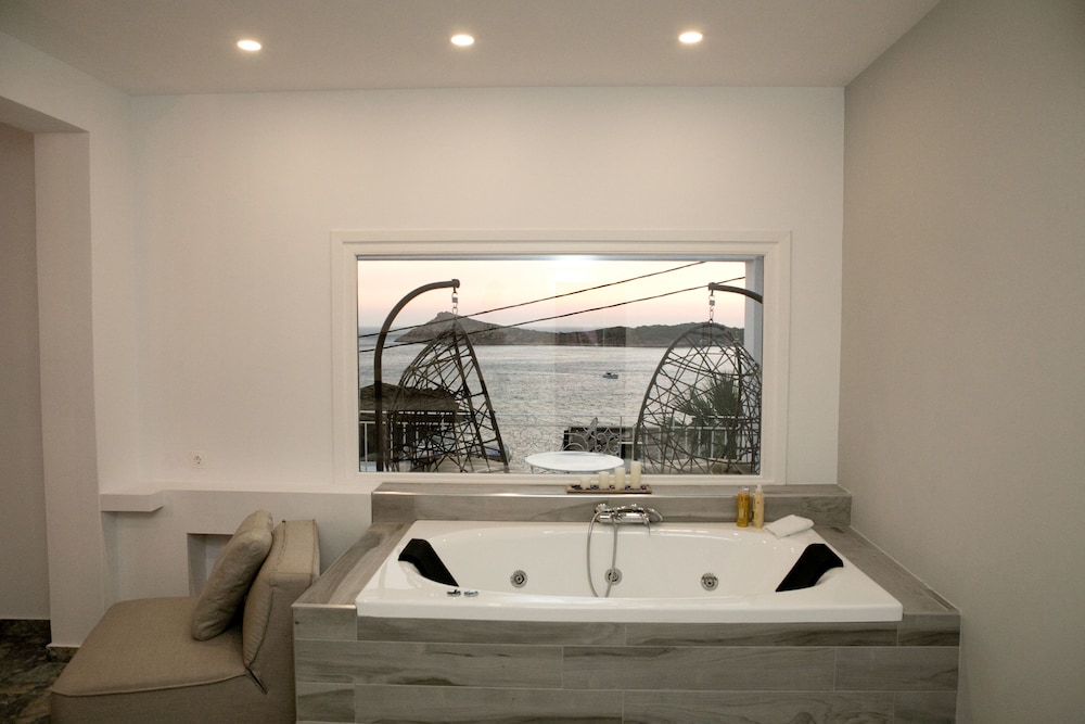 Suite, Sea View - Photo 10