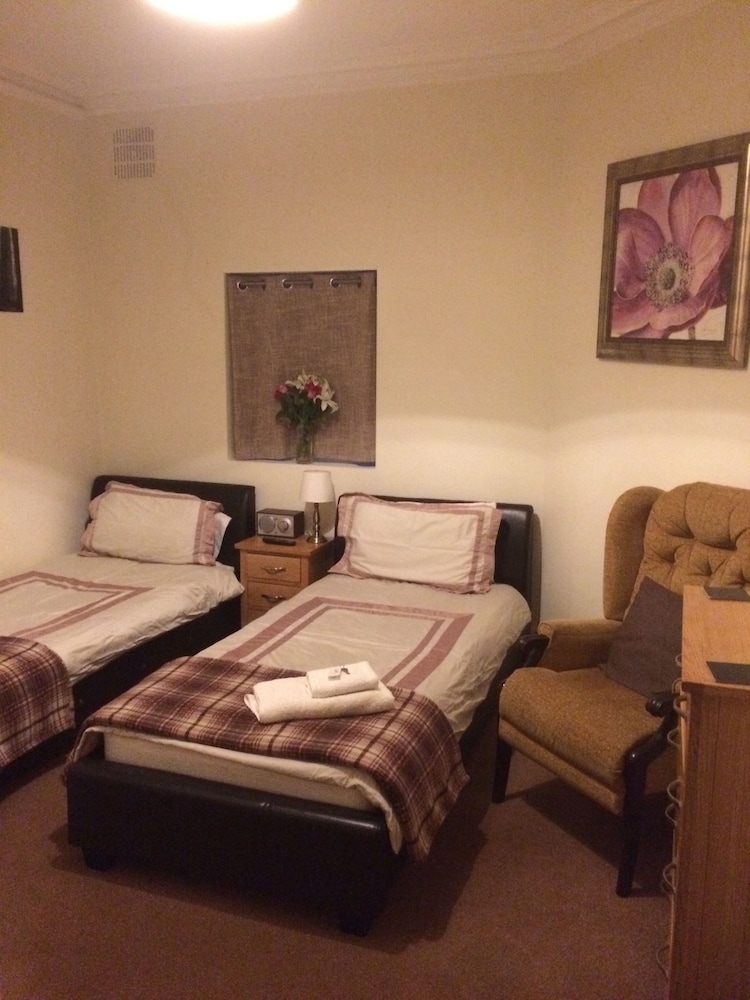 Twin Room, Ensuite photo 2