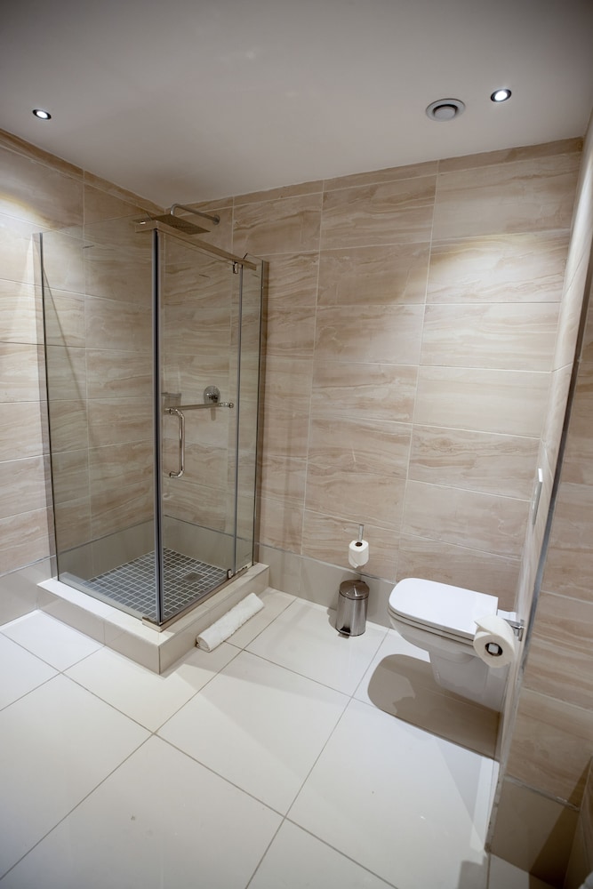 Executive Room - Photo 7