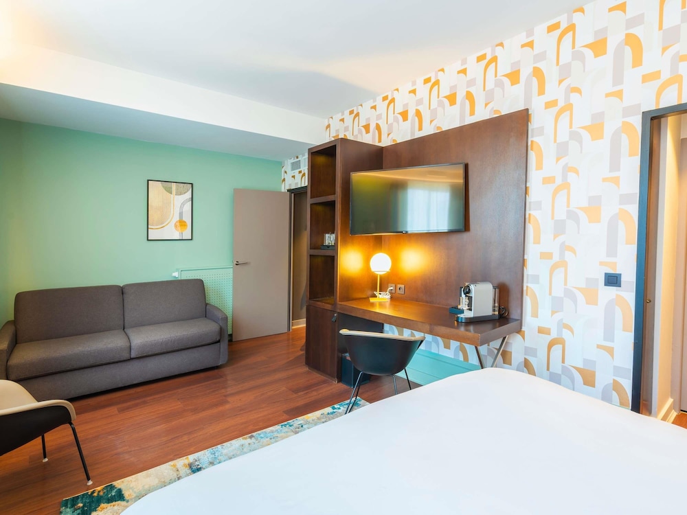 Family Room, 1 Double Bed with Sofa bed thumbnail 5