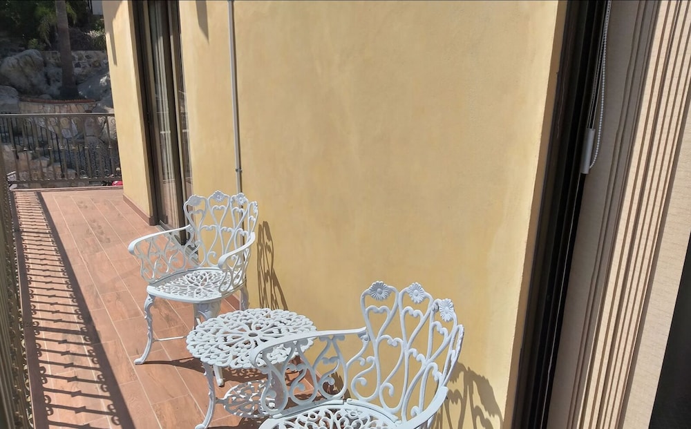 Suite #6 photo 3