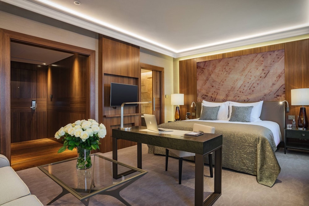 Deluxe Room, Courtyard View - Photo 2