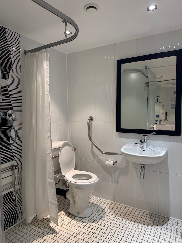 Accessible Room - Photo 3
