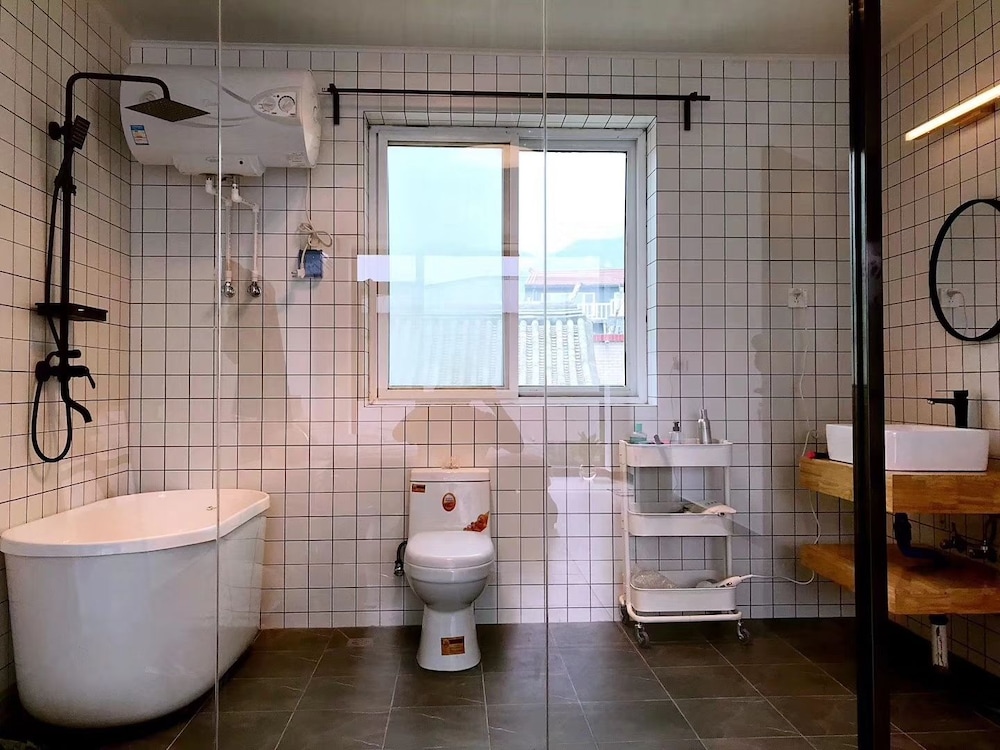 Economy Double Room with Shared Bathroom photo 1