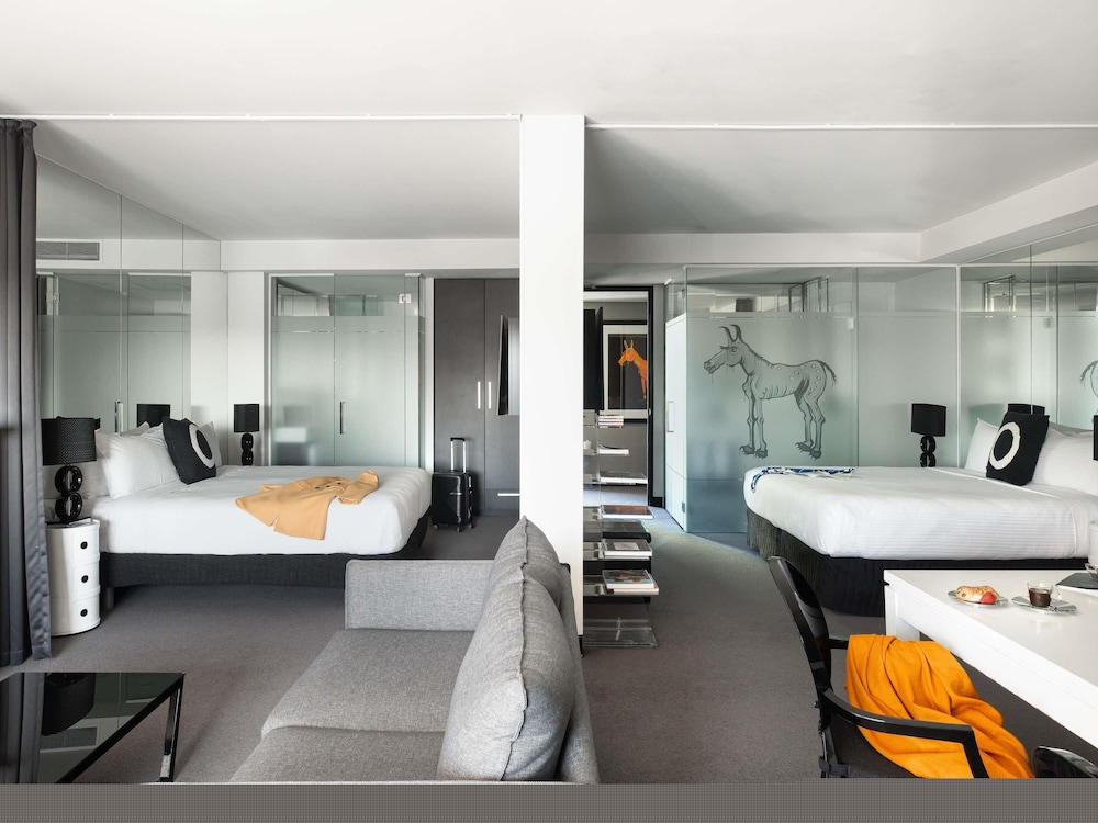 Suite, Multiple Beds, City View (Cullen Open Plan Suite) photo 3