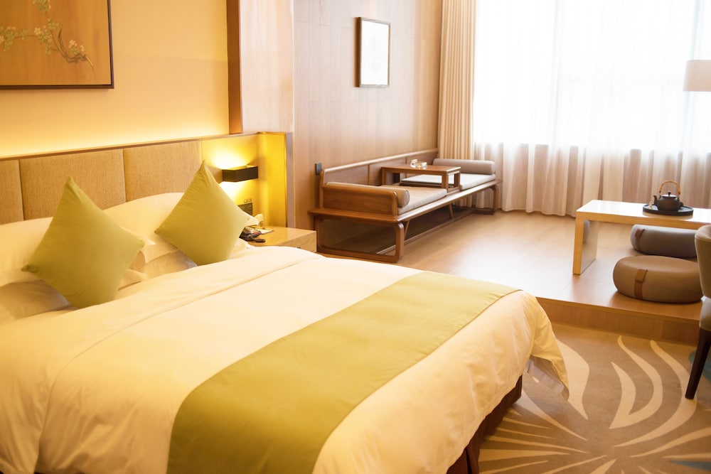 Deluxe Room, 1 King Bed, Smoking