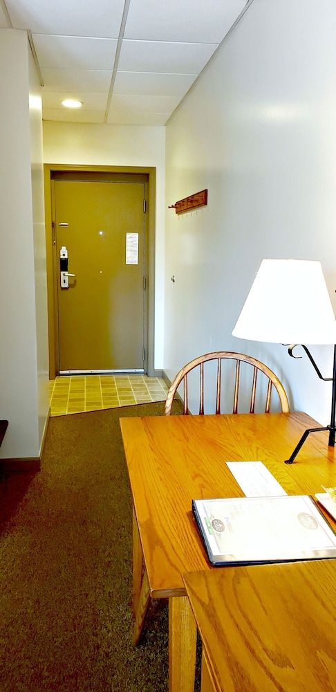 Premium Room, 1 King Bed, Accessible, Ground Floor photo 2