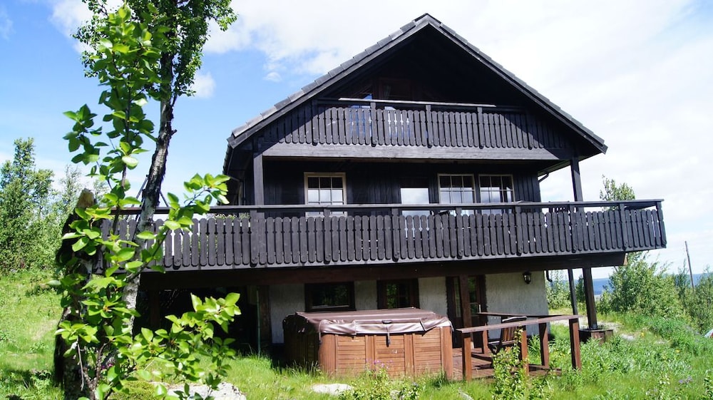 Cabin, 6 Bedrooms, Jetted Tub (Towel, bed linen & cleaning not incl) photo 3