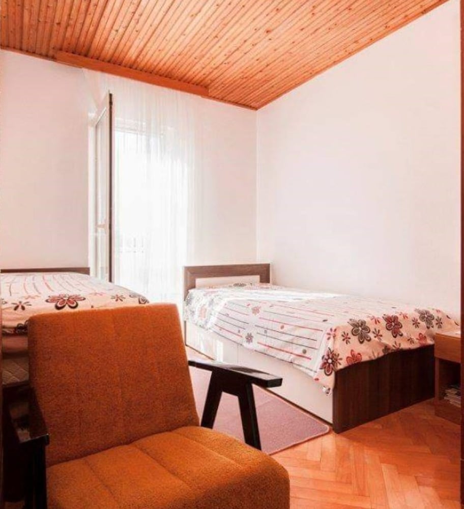 Villa photo 2