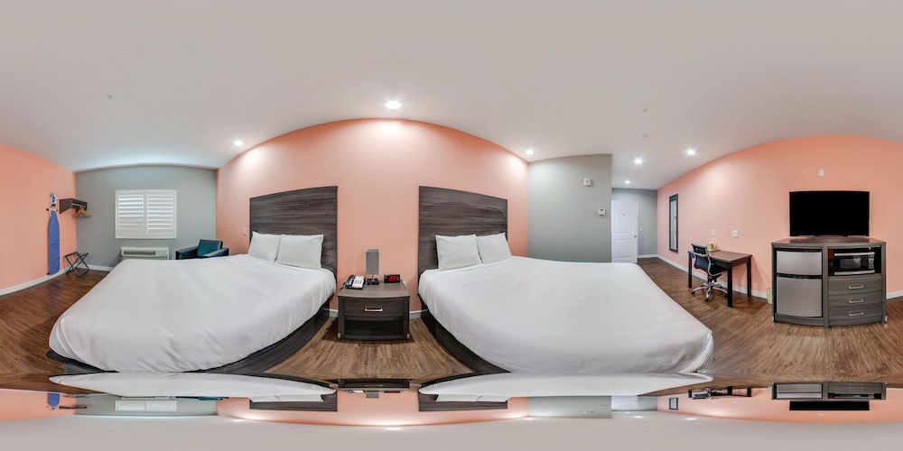 Standard Room, 2 Queen Beds - Photo 6