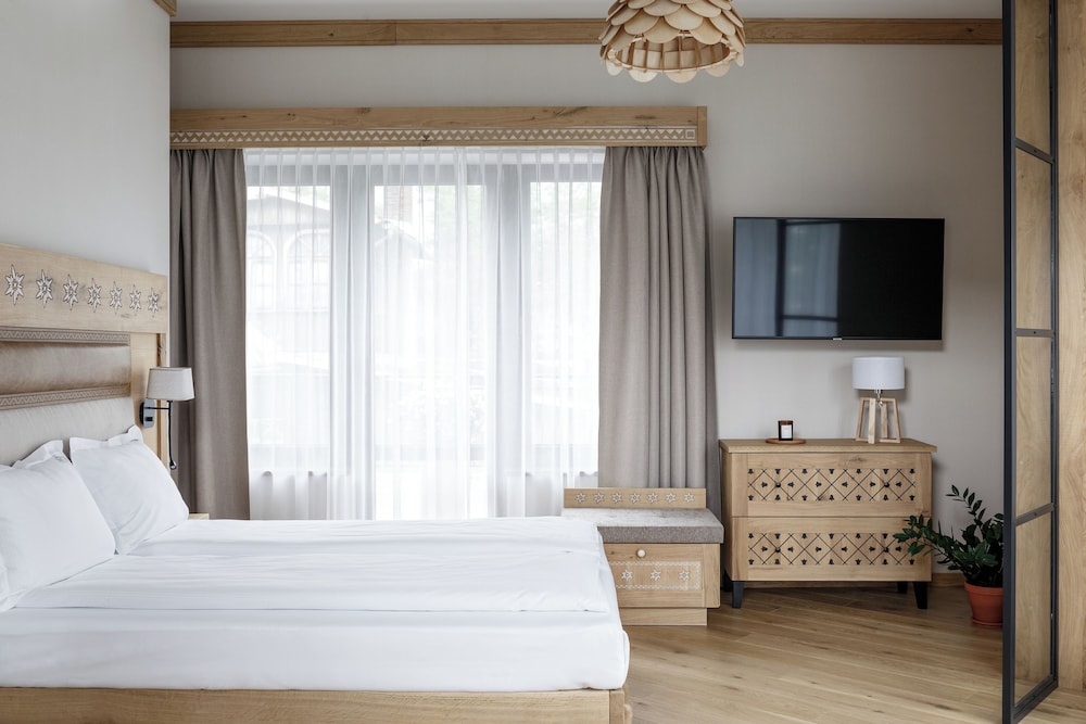 Executive Suite - Photo 5