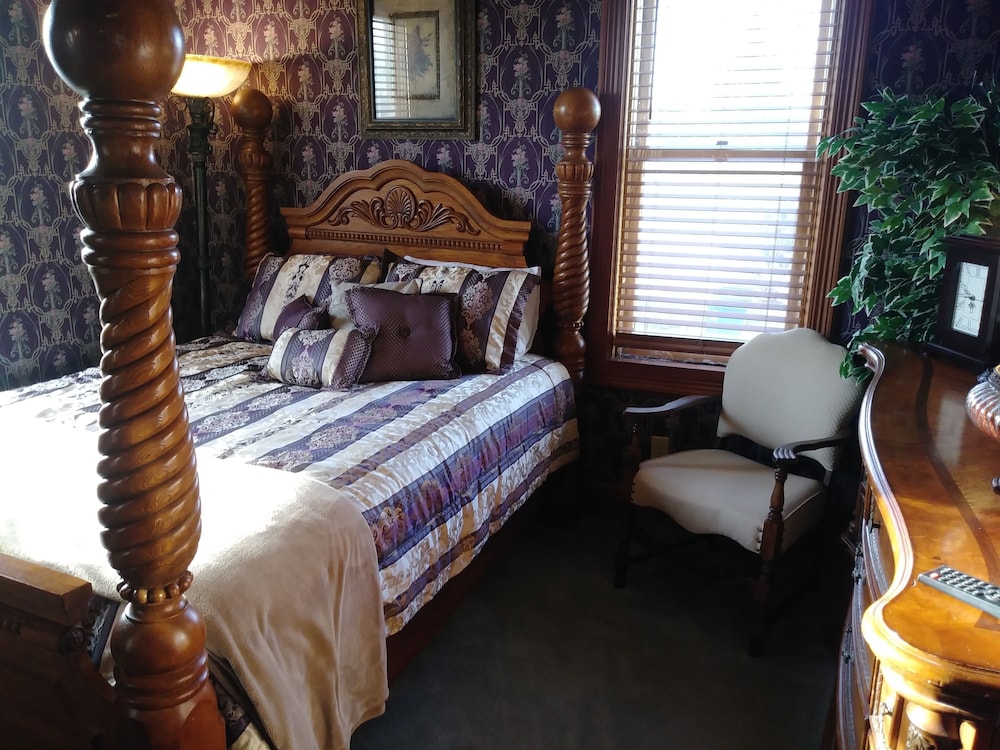 Mr. Paul's Room (203) photo 3