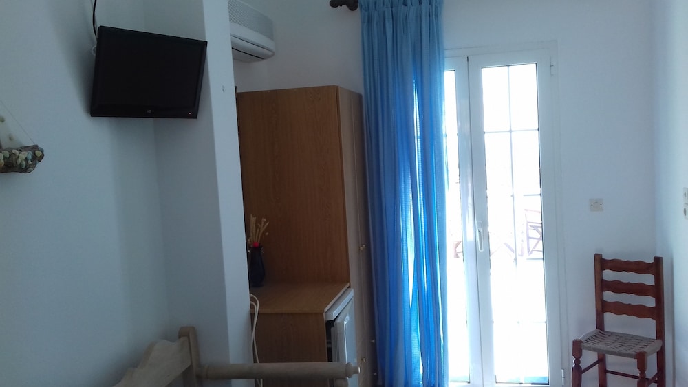 Standard Triple Room - Photo 5