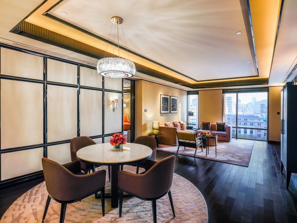 Executive River Suite