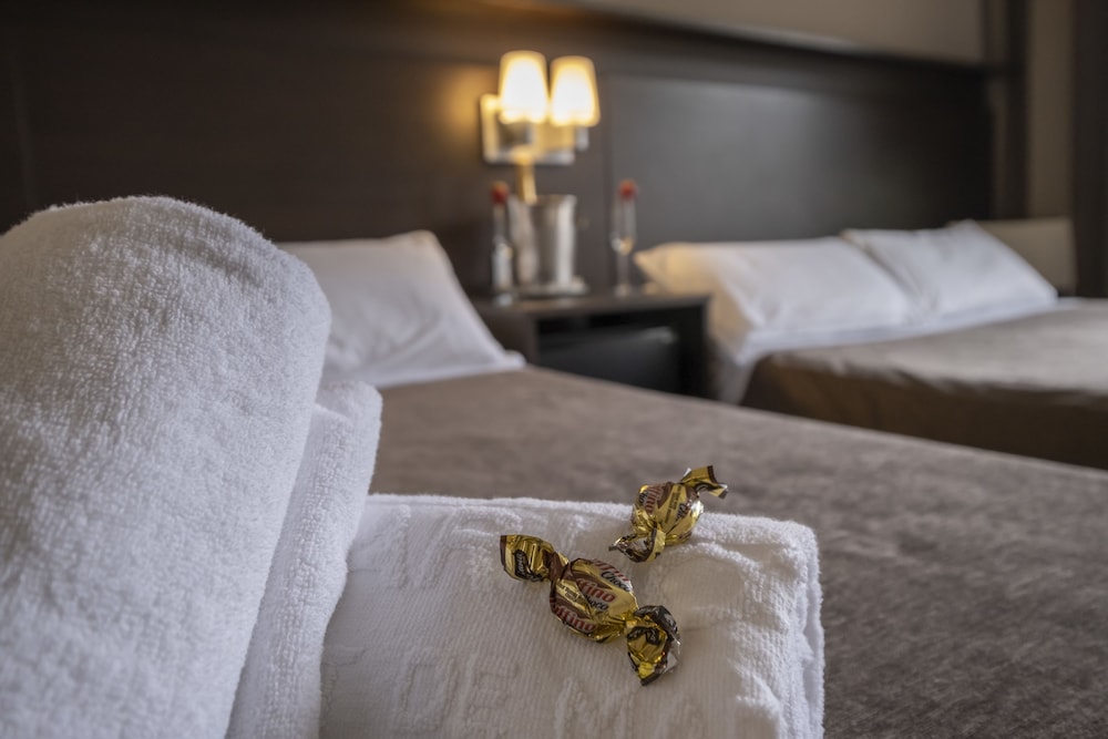 Double Room, 1 Queen Bed, Balcony, City View