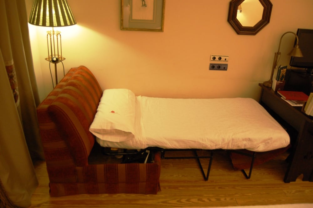 Standard Twin Room (3 Adults) photo 2