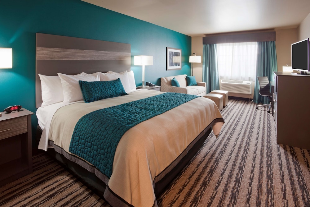 Deluxe King Room photo 1