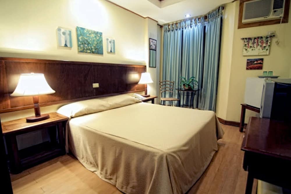 Standard Room, 1 Queen Bed