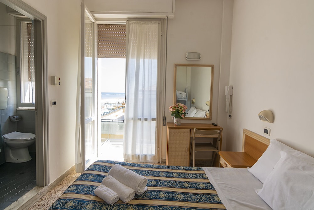 Standard Quadruple Room, Balcony