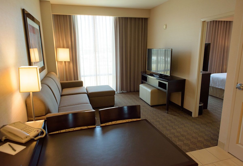 Suite, 1 King Bed - Photo 3
