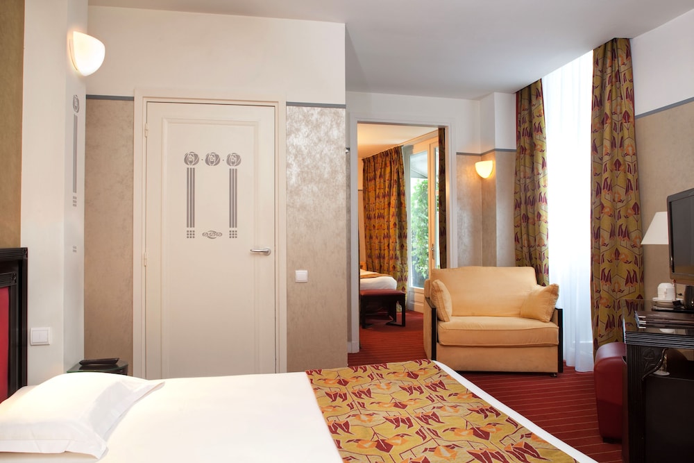 Superior Triple Room photo 3