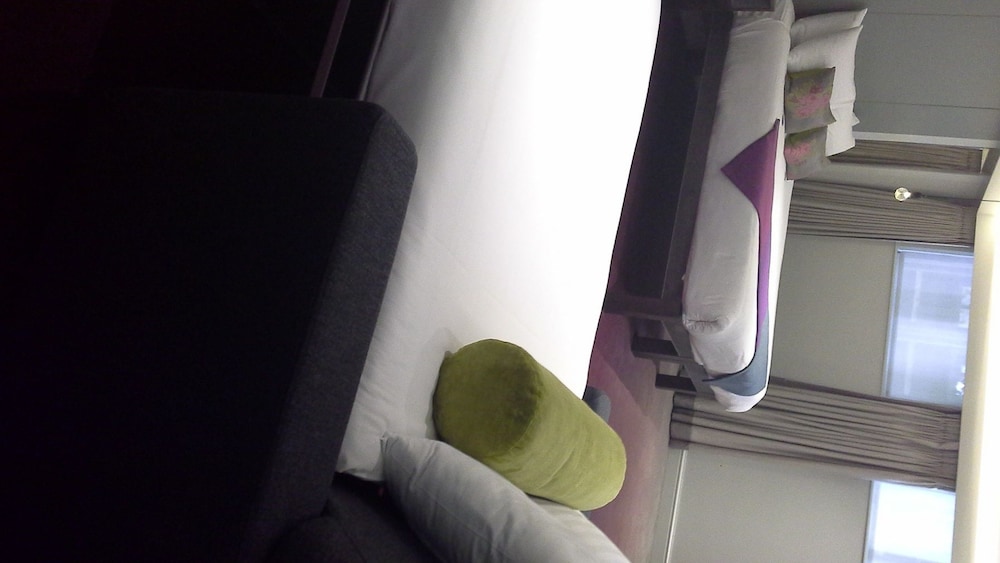 Executive Suite, Ensuite photo 2