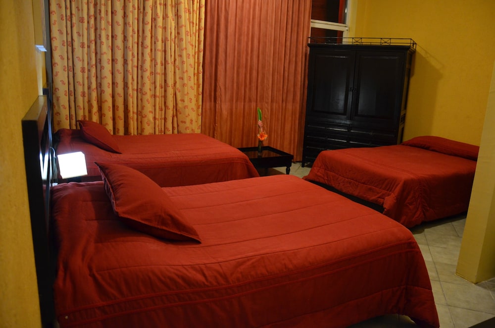 Family Room, Multiple Beds, Non Smoking, Garden View