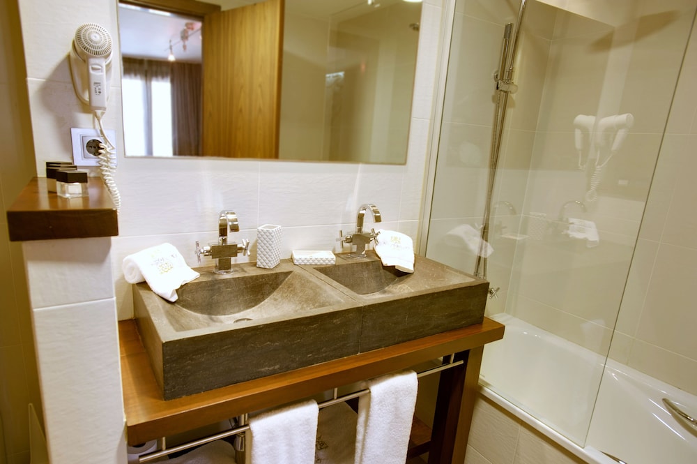 Standard Double Room - Photo 1