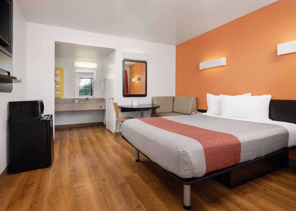 Deluxe Double Room, 1 Queen Bed, Accessible, Non Smoking photo 2