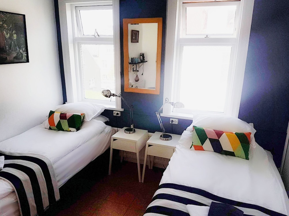 Standard Twin Room - Photo 5
