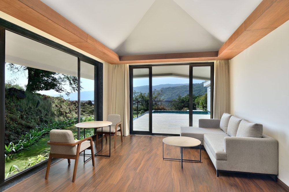 Villa, 1 King Bed, Non Smoking, Valley View - Photo 4