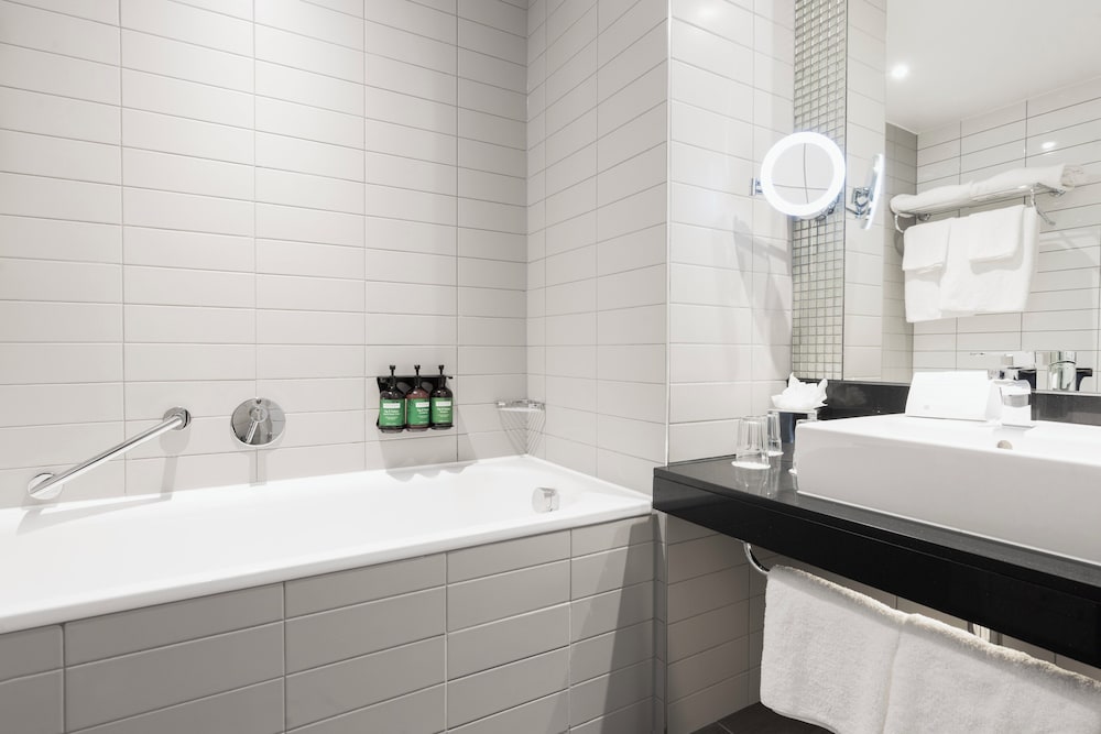 Junior Suite, 1 King Bed, Club Lounge Access