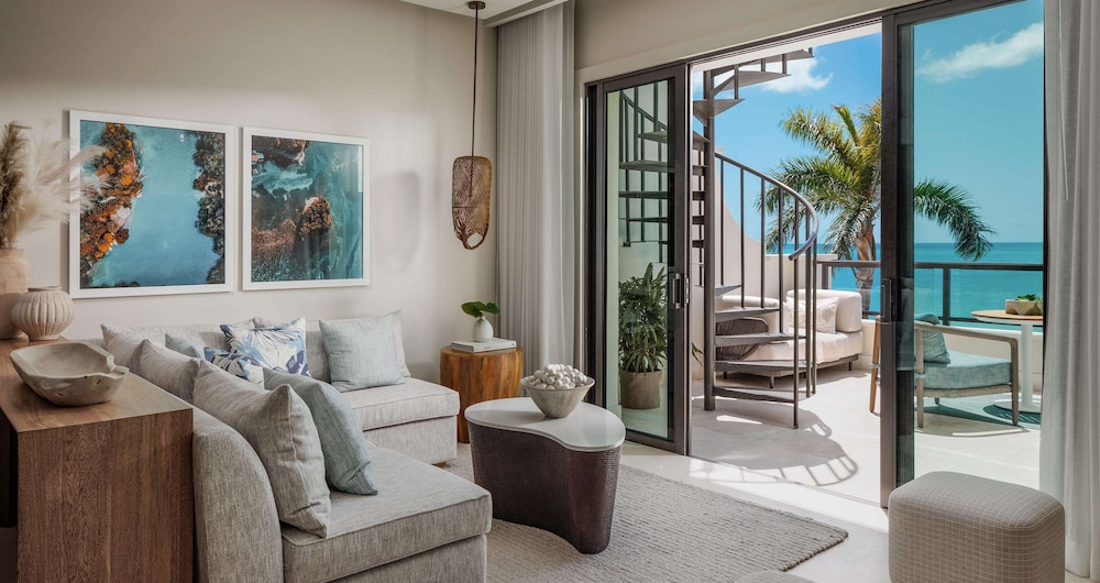 Bamboo Grove One-Bedroom Skypool Butler Suite w/ Roof Terrace photo 3