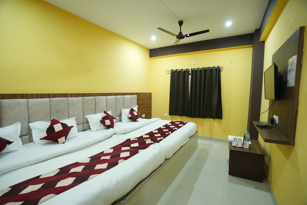 Family Room - Photo 2